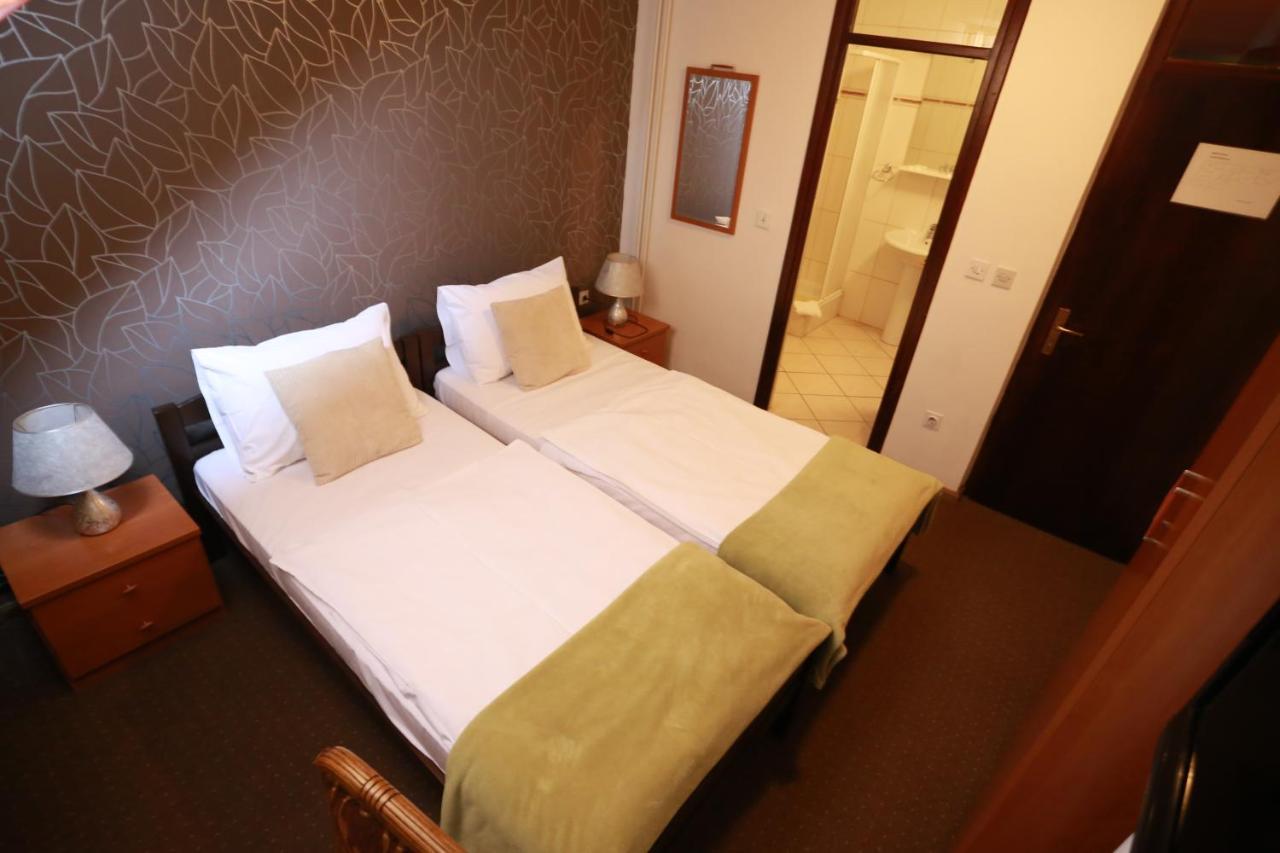 Rustika Sobe Bed and Breakfast Osijek Eksteriør billede