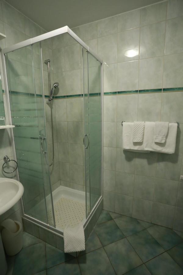 Rustika Sobe Bed and Breakfast Osijek Eksteriør billede